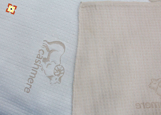 Biała dzianinowa żakardowa tkanina pikowana na materac Pongee Type Textile Spot